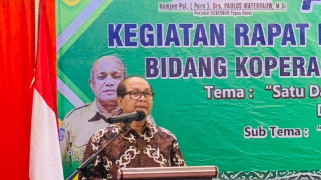 SesKemenKopUKM Arif Rahman Hakim saat menghadiri acara Rapat Koordinasi Teknis Koperasi dan UKM Provinsi Papa Barat Tahun 2023, di Kota Manokwari.