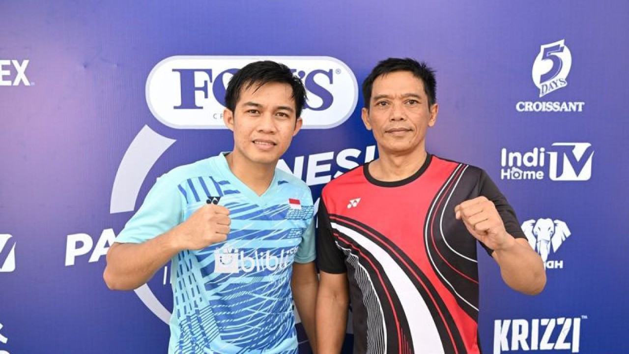 Pasangan ganda putra Indonesia Ukun Rukaendi/Reksi Sudarno berhasil lolos ke semiifinal nomor ganda putra SL3-SL4 usai mengalahkan pasangan ganda putra India di Gor Sritex Arena Solo, Jumat (8/9/2023). ANTARA/Bambang Dwi Marwoto.