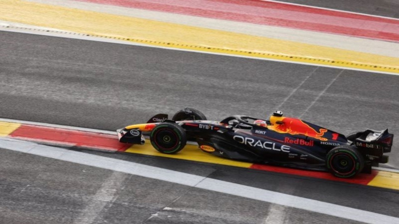 Ilustrasi - Pebalap Red Bull Max Verstappen dalam sesi kualifikasi GP Belgia di Sirkuit Spa-Francorchamps, Jumat (ANTARA/AFP-Simon Wohlfahrt)