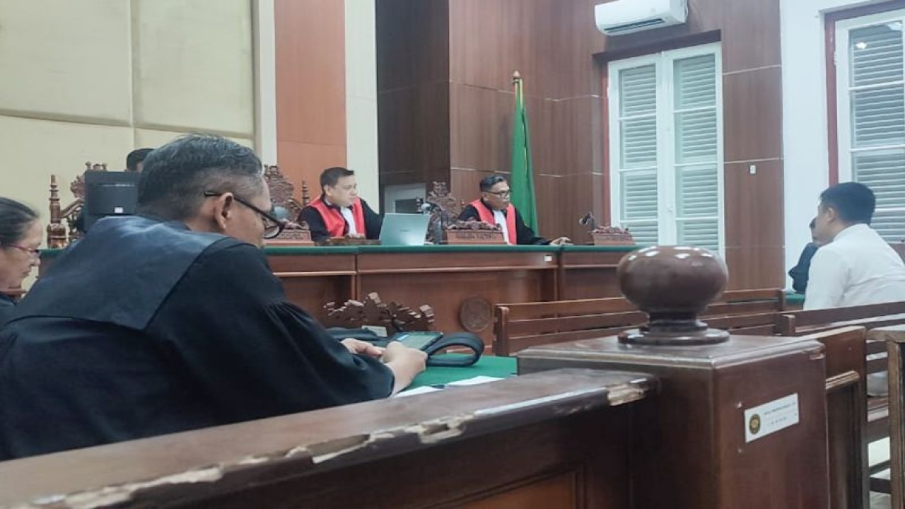 Suasana sidang pembacaan vonis terkait kasus korupsi Perum Bulog Pinrang di ruang persidangan Pengadilan Negeri Tindak Pidana Korupsi Kelas I A Makassar, Sulawesi Selatan. ANTARA/HO-Dokumentasi Kejati Sulsel.
