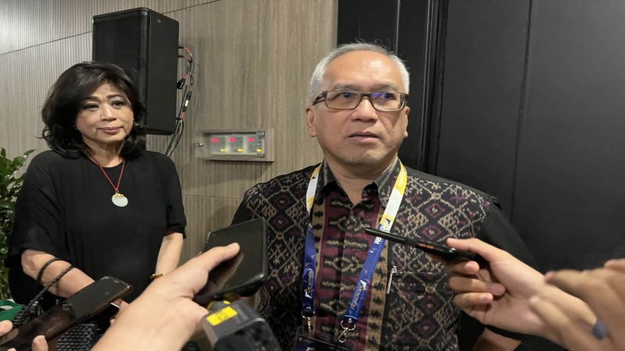 Deputi Bidang Koordinasi Pengembangan Wilayah dan Tata Ruang , Kemenko Perekonomian Wahyu Utomo, menjawab pertanyaan wartawan di Jakarta, Rabu (13/9/2023) (ANTARA/Alex W)