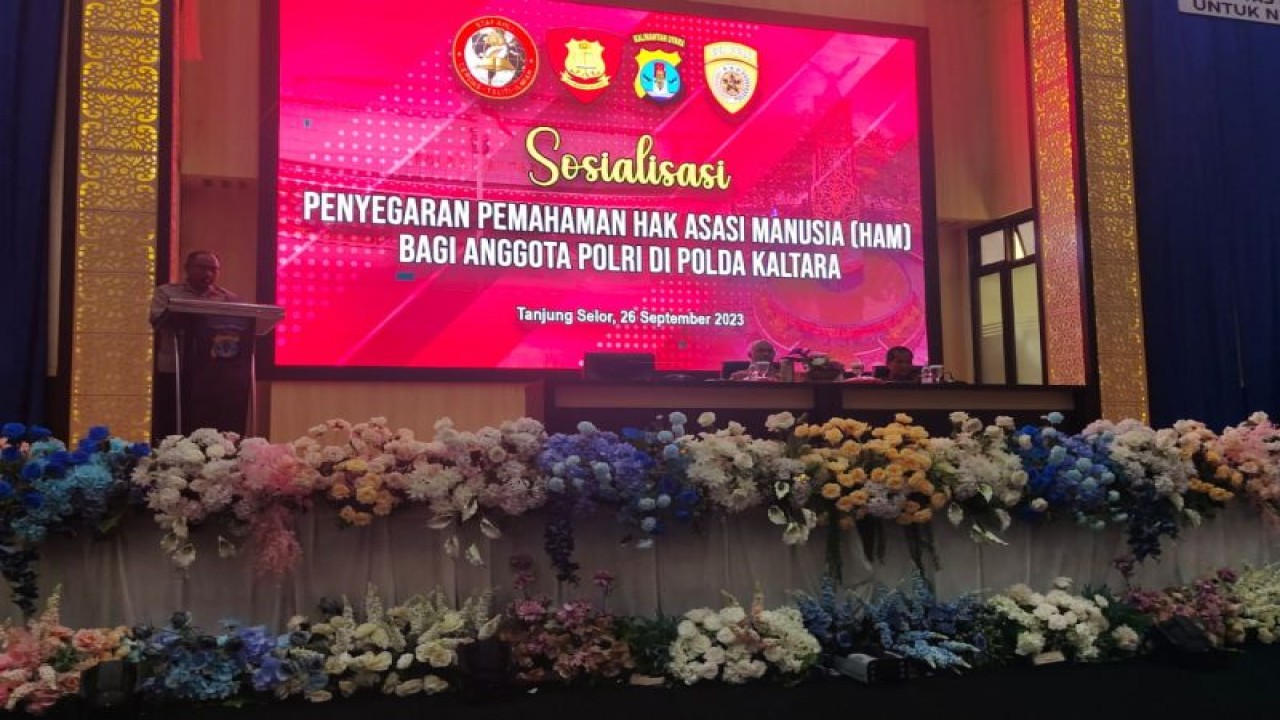 Wakapolda Kaltara Brigjen Pol Kasmudi saat memimpin kegiatan  sosialisasi penyegaran pemahaman hak asasi manusia (HAM) bagi anggota Polri di Mako Polda Kaltara, di Tanjung Selor, Bulungan, Selasa (26/9/2023). ANTARA/HO-Humas Polda Kaltara.
