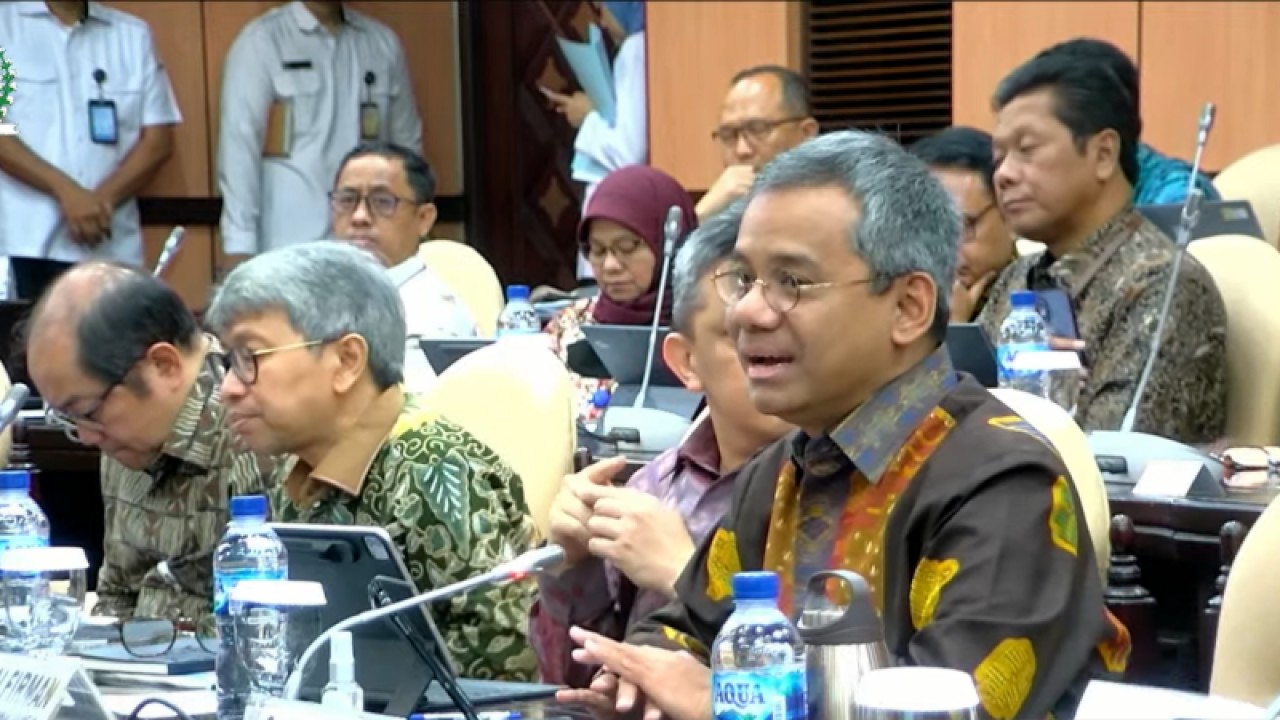 Wakil Menteri Keuangan (Wamenkeu) RI Suahasil Nazara menyampaikan paparan dalam rapat kerja dengan Komite IV DPD RI yang dipantau virtual di Jakarta, Selasa (5/9/2023). ANTARA/Martha Herlinawati Simanjuntak