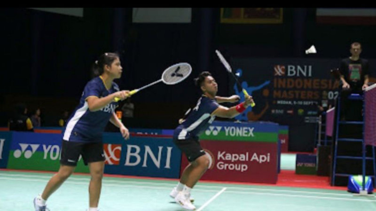 Pasangan ganda campuran Indonesia Zaidan Arrafi Nabawi/Felisha Alberta Nathaniel Pasaribu melangkah ke babak 16 besar turnamen bulutangkis BNI Indonesia Masters 2023. (ANTARA/Juraidi)
