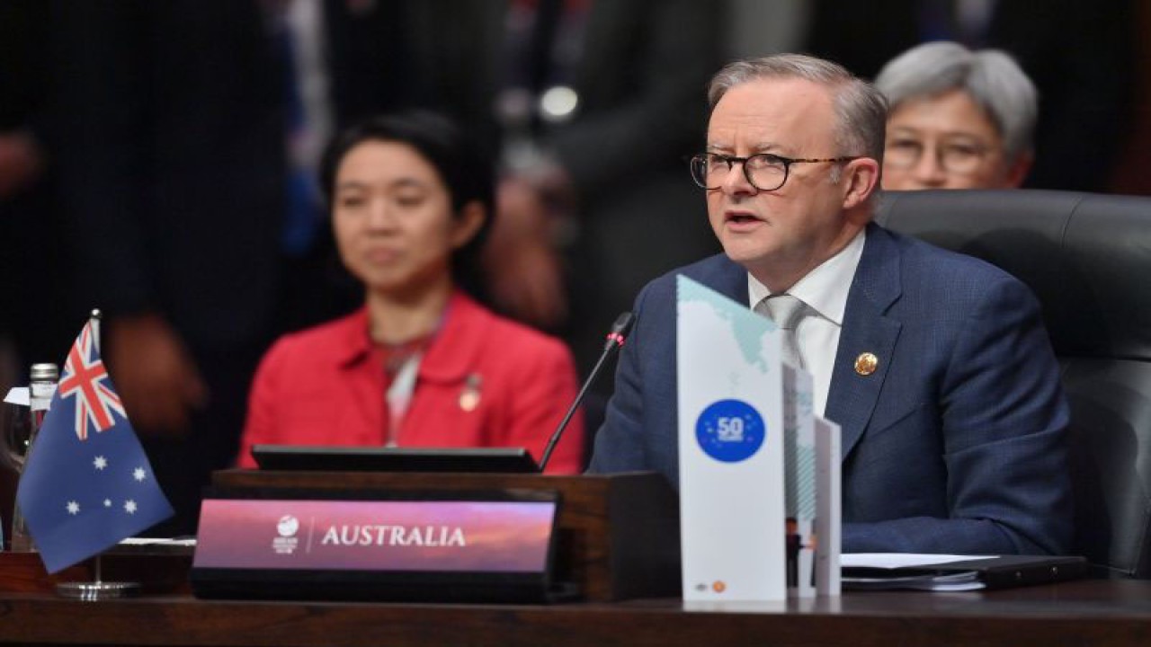 Perdana Menteri Australia Anthony Albanese menyampaikan pandangannya dalam KTT ke-3 ASEAN-Australia di Jakarta, Kamis (7/9/2023). ANTARA FOTO/Media Center KTT ASEAN 2023/Akbar Nugroho Gumay/foc. (ANTARA FOTO/AKBAR NUGROHO GUMAY)