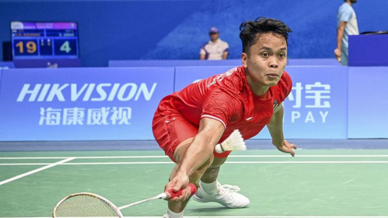 Pebulu tangkis tunggal putra Indonesia Anthony Sinisuka Ginting. ANTARA FOTO/M Risyal Hidayat/spt/am.