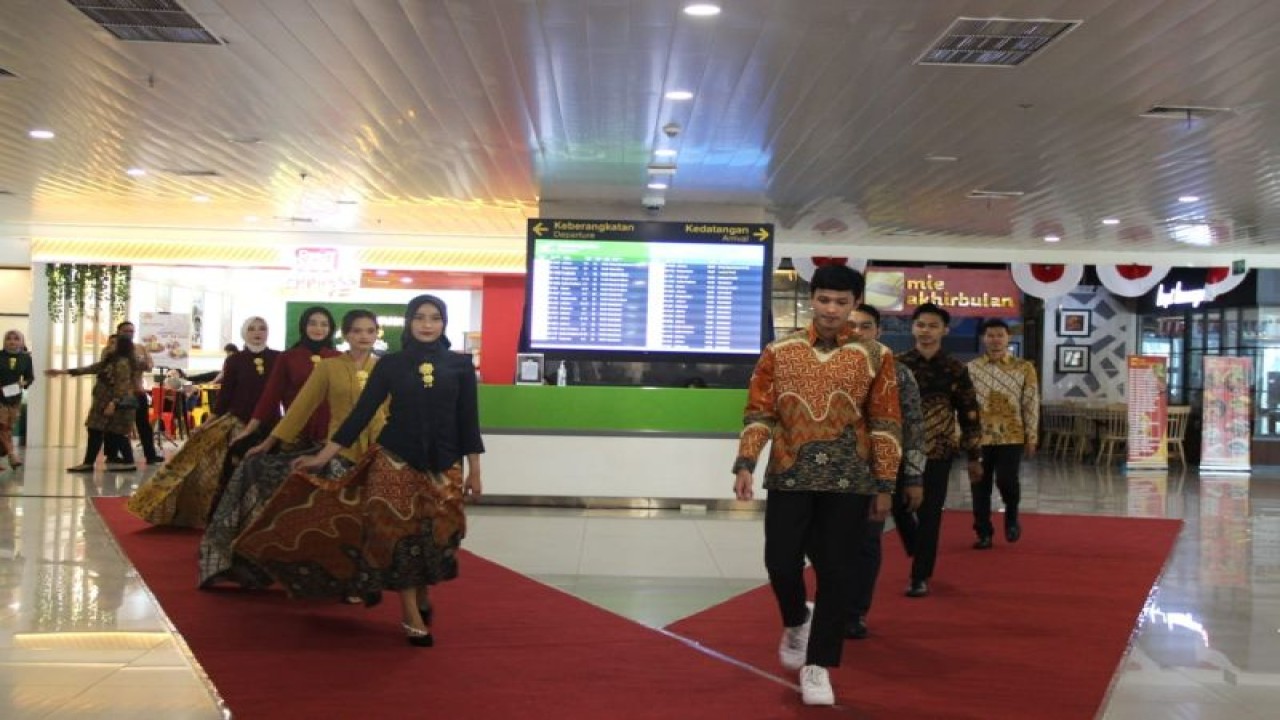 Perayaan Hari Baruk Nasional 2023 di Bandara Internasional Jenderal Ahmad Yani, Kota Semarang, Senin (2/10/2023). (ANTARA/HO-API)