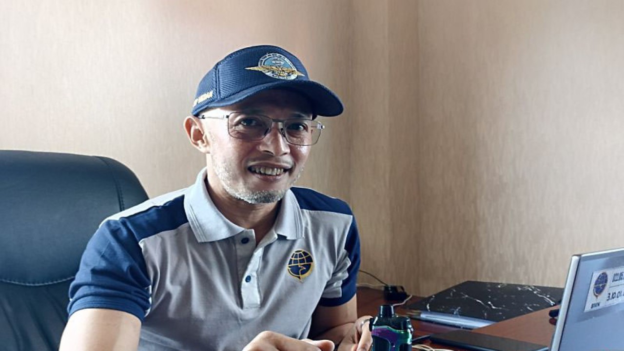 Pelaksana Tugas Kepala Bandara Pangsuma Kelas II Putussibau Deni Ramdan. ANTARA/Teofilusianto Timotius