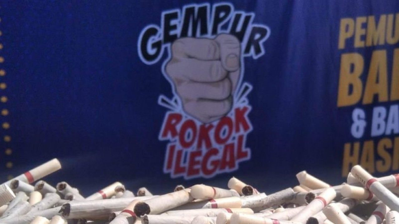 Rokok ilegal hasil pengungkapan Kantor Pengawasan dan Pelayanan Bea Cukai (KPPBC) Tipe Madya Kudus, Jawa Tengah. (ANTARA/Akhmad Nazaruddin Lathif)
