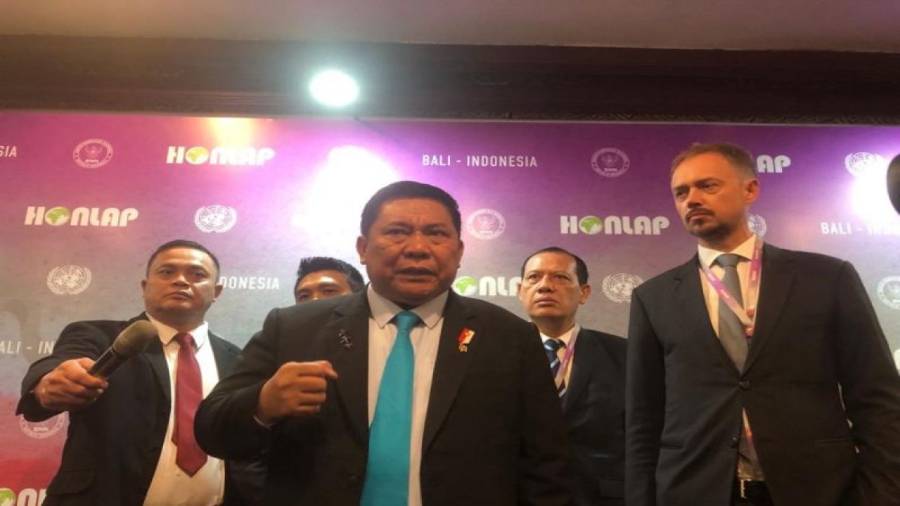Kepala Badan Narkotika Nasional Republik Indonesia Komisaris Jenderal Polisi Prof. Dr. Petrus Reinhard Golose memberikan keterangan terkait penyelenggaraan The 45th Meeting of Heads of National Drug Law Enforcement Agencies, Asia and the Pacific (HONLAP) di Kuta, Badung, Bali, Selasa (24/10/2023). ANTARA/Rolandus Nampu