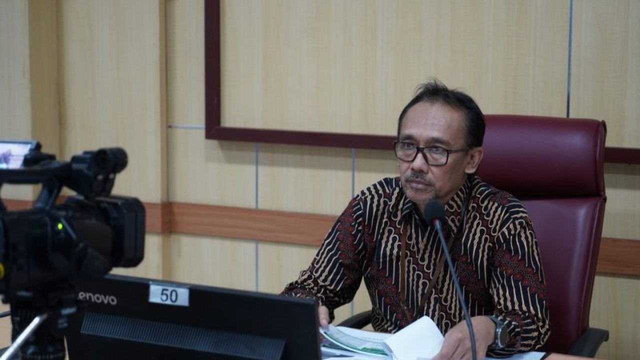 Kepala Badan Pusat Statistik (BPS) Sumatera Barat (Sumbar) Sugeng Arianto memaparkan harga gabah di Padang, Senin, (2/10/2023). Antara/HO-Humas BPS Sumbar.