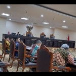 Denny Indrayana minta MKMK periksa ulang putusan usia capres-cawapres-1698736896