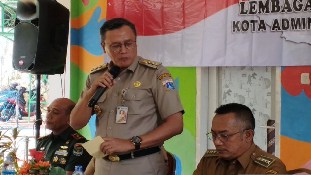 Wali Kota Jakarta Pusat Dhany Sukma (kedua kiri). ANTARA/Nabil Ihsan.