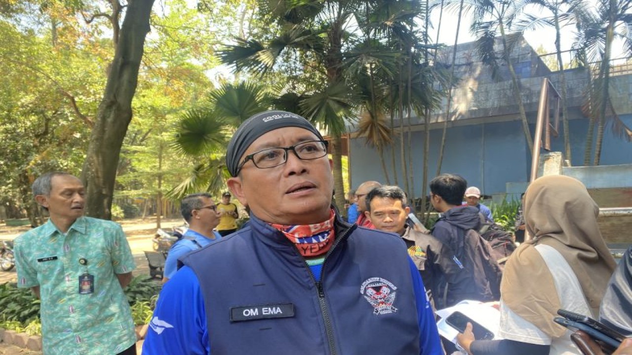 Sekretaris Daerah Kota Bandung, Ema Sumarna saat memberikan keterangan di Tegallega, Kota Bandung, Jumat (6/10/2023). ANTARA/Rubby Jovan.