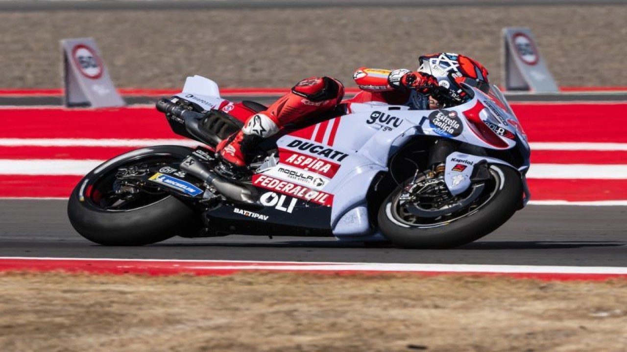 Pembalap Gresini Racing MotoGP Fabio Di Giannantonio meraih poin penting saat sukses finis keenam pada Sprint Race MotoGP Indonesia di Sirkuit Mandalika, Lombok Tengah, NTB, Sabtu.