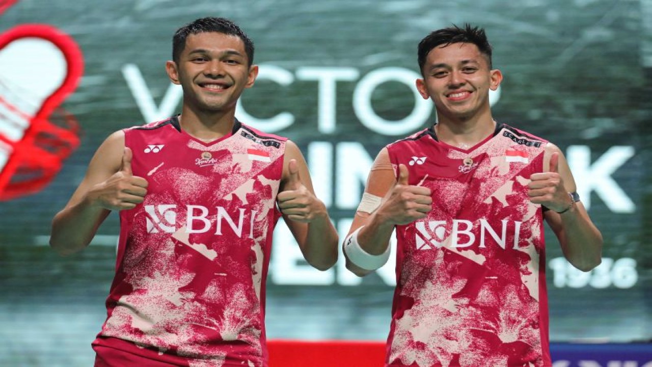Ganda putra Indonesia Fajar Alfian/Muhammad Rian Ardianto melalui babak perempat final Denmark Open 2023 setelah mengalahkan pasangan Jin Yong/Na Sung Seung (Korea Selatan) di Odense, Jumat. (ANTARA/HO-PP PBSI)