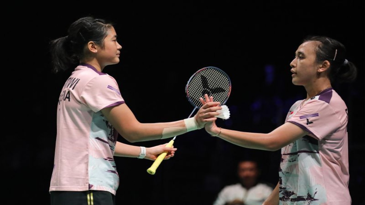 Ganda putri Indonesia Febriana Dwipuji Kusuma/Amallia Cahaya Pratiwi terhenti pada babak perempat final Denmark Open 2023 setelah dikalahkan Mayu Matsumoto/Wakana Nagahara (Jepang) dengan skor 21-17, 14-21, 17-21, Jumat malam waktu Odense. (ANTARA/HO-PP PBSI)