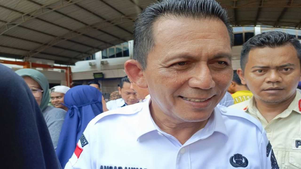Gubernur Kepri Ansar Ahmad. (ANTARA/Yude)