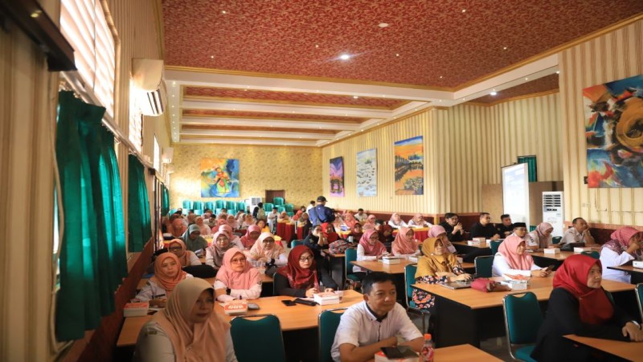 Sebanyak 100 guru penggerak mengikuti pelatihan terkait implementasi kurikulum merdeka. yang dilaksanakan di SMP Negeri 1 Kota Tangerang, Rabu. HO/Disdik