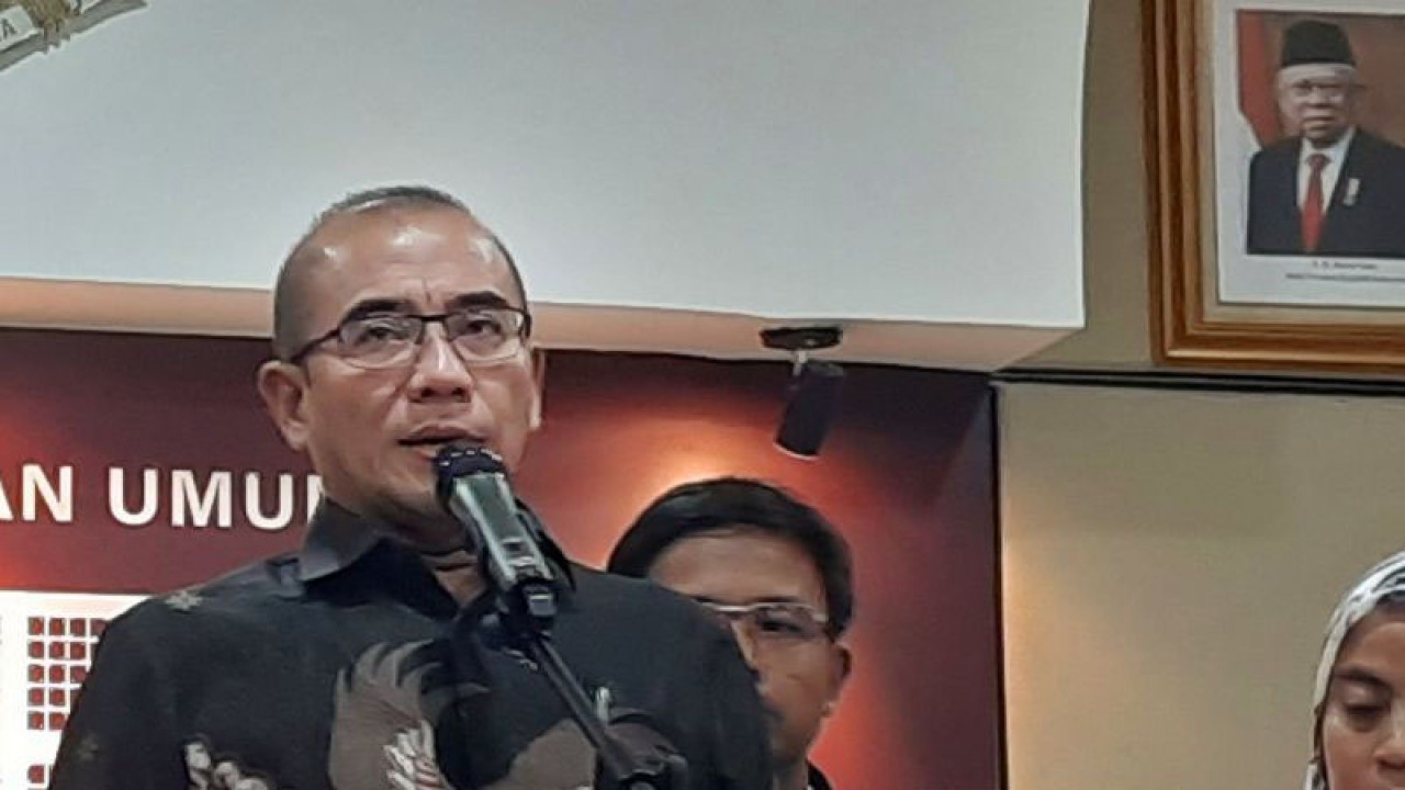 Ketua KPU RI Hasyim Asy'ari di Media Centre KPU, Jakarta, Senin (16/10/2023). (ANTARA/Narda Margaretha Sinambela/aa)