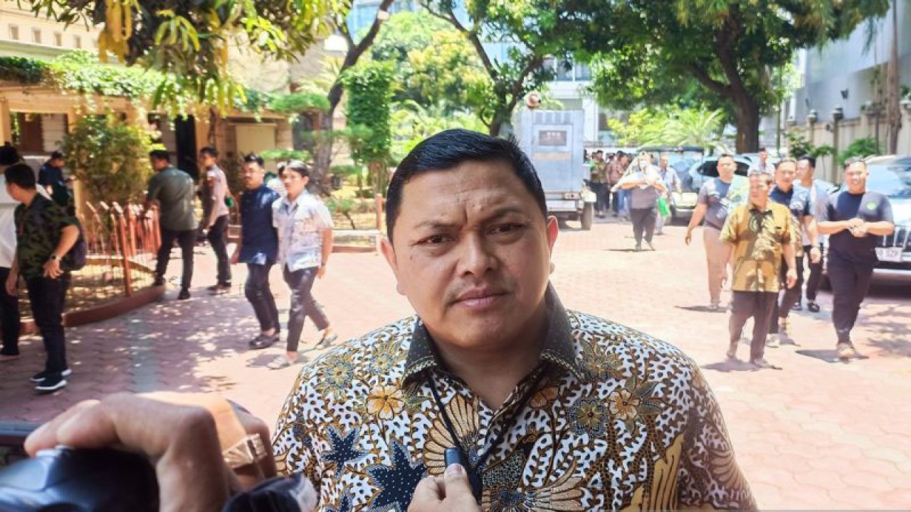 Dirreskrimum Polda Metro Jaya Kombes Pol Hengki Haryadi saat diwawancarai di Jakarta, Jumat (29/9/2023). ANTARA/Ilham Kausar/aa.