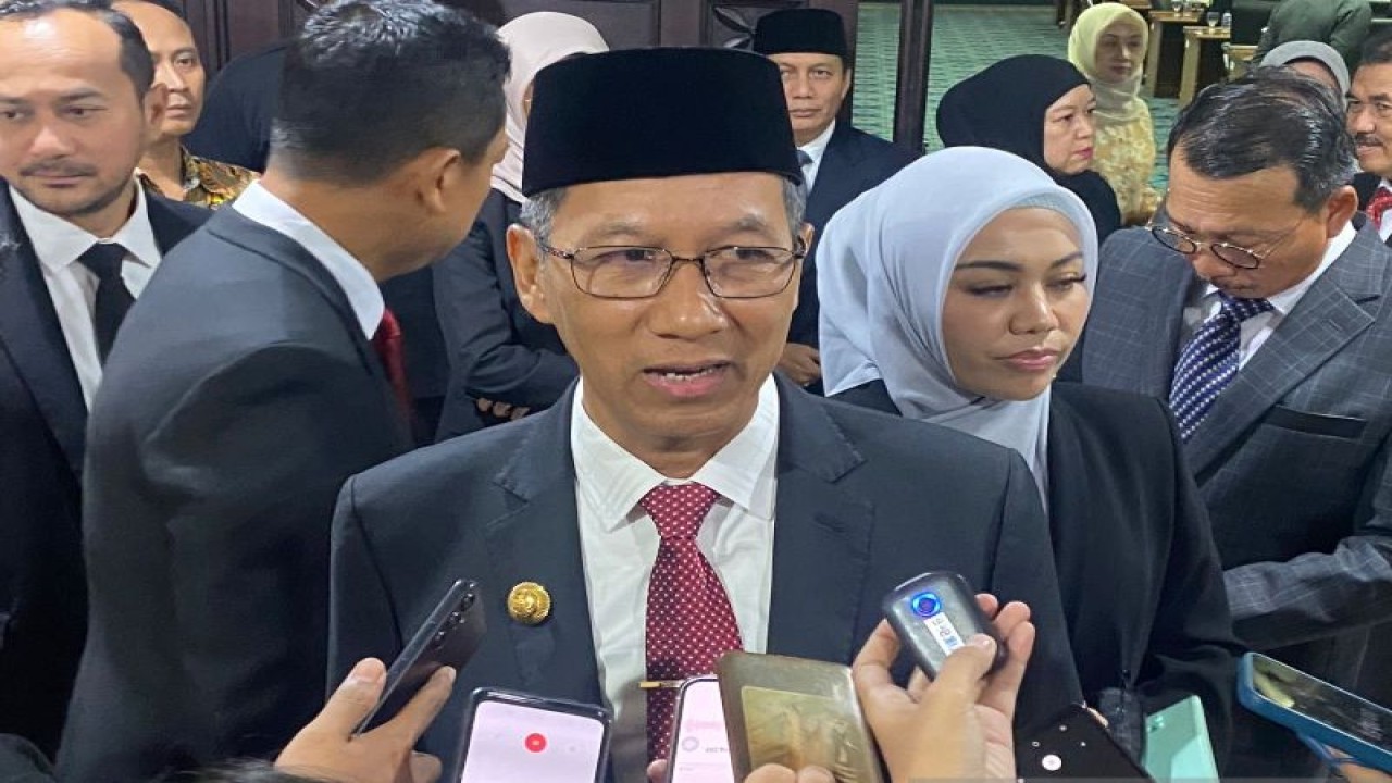 Penjabat (Pj) Gubernur DKI Jakarta Heru Budi Hartono di Gedung DPRD DKI, Jakarta Pusat, Kamis (5/10/2023). (ANTARA/Siti Nurhaliza)