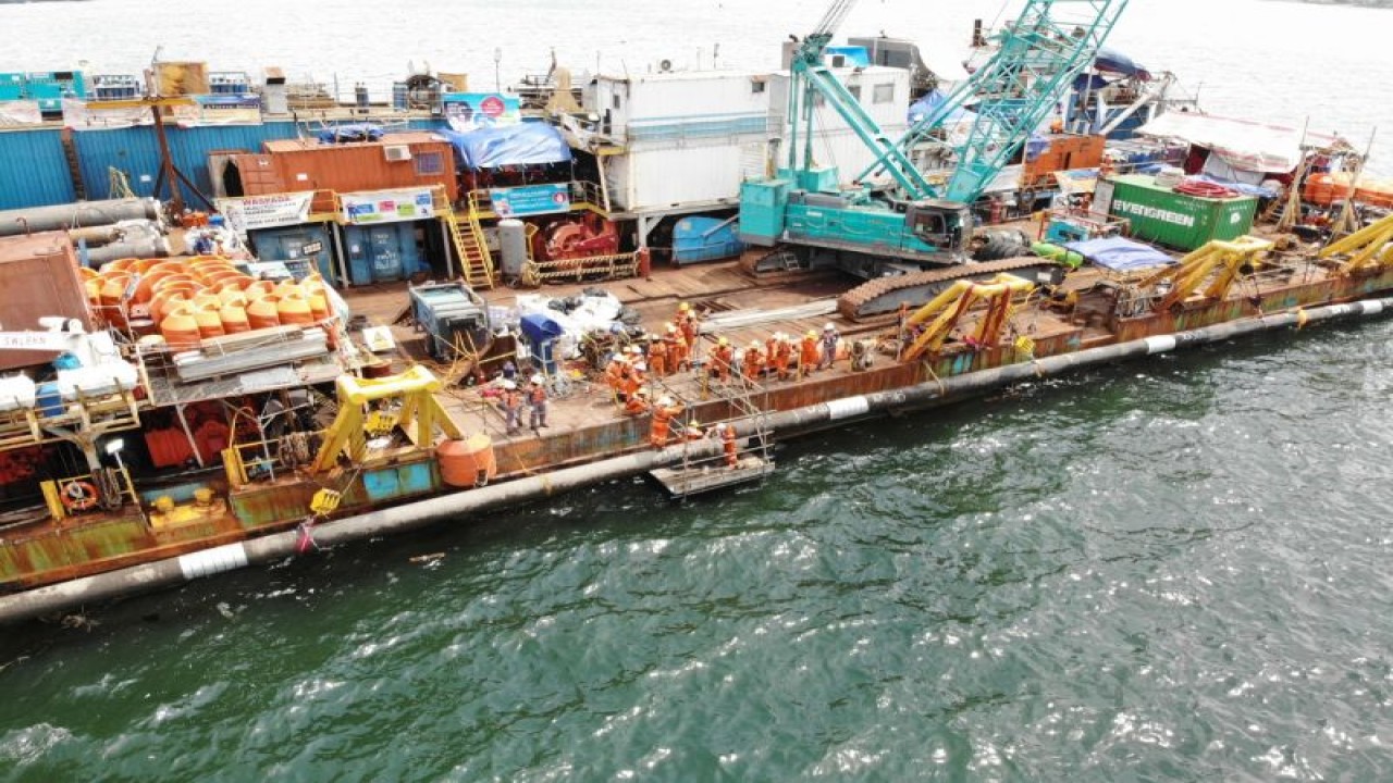 PT Hutama Karya (Persero) (Hutama Karya) menggarap proyek Engineering, Procurement Construction (EPC) Lawe-Lawe Facilities Refinery Development Master Plan (RDMP) Refinery Unit (RU) V – Balikpapan di Kalimantan Timur yang ditargetkan rampung pada akhir November 2023. (ANTARA/HO-PT Hutama Karya (Persero))