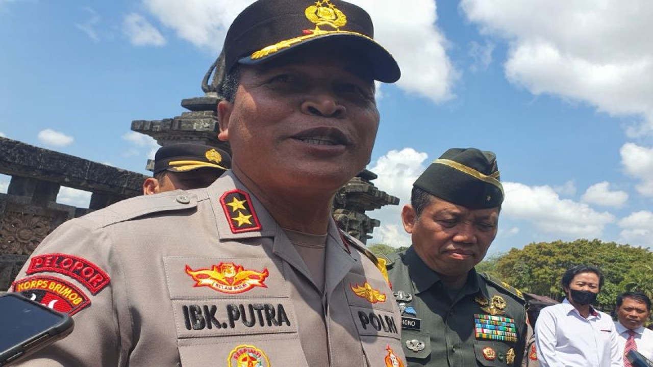 Kepala Kepolisian Daerah Bali Inspektur Jenderal Polisi Ida Bagus Kade Putra Narendra memberikan keterangan terkait persiapan pelaksanaan Konferensi Tingkat Tinggi (KTT) Forum Negara Pulau dan Kepulauan atau Archipelagic and Island State (AIS) di Denpasar, Bali, Senin (2/10/2023). ANTARA/Rolandus Nampu