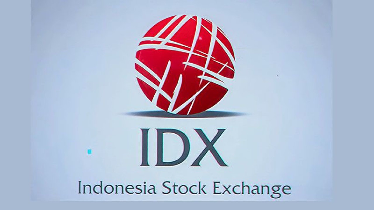 Ilustrasi - Layar yang menampilkan logo IDX pada hari ulang tahun ke-45 diaktifkannya kembali pasar modal Indonesia di Bursa Efek Indonesia, Jakarta, Rabu (10/8/2022). ANTARA FOTO/Muhammad Adimaja/foc/pri.