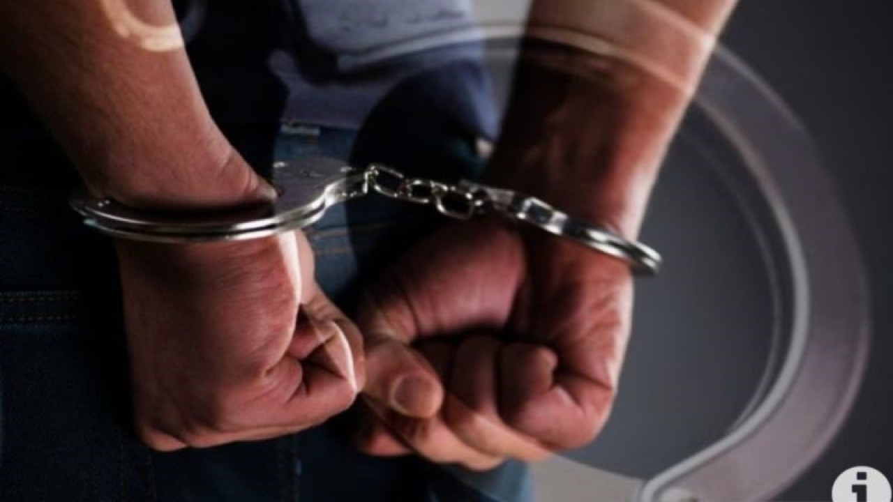 Ilustrasi - Pelaku kejahatan ditangkap dengan tangan diborgol. ANTARA/Ardika/am.