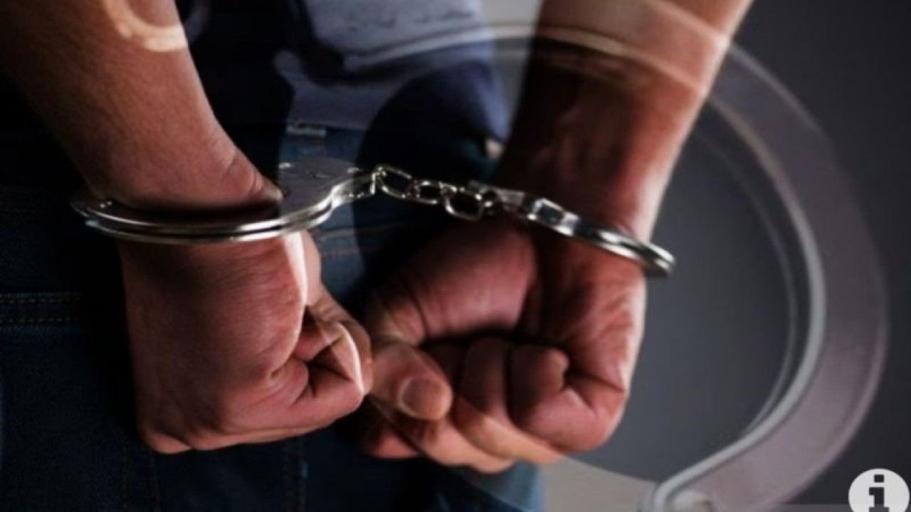 Ilustrasi - Pelaku kejahatan ditangkap dengan tangan diborgol. ANTARA/Ardika/am.