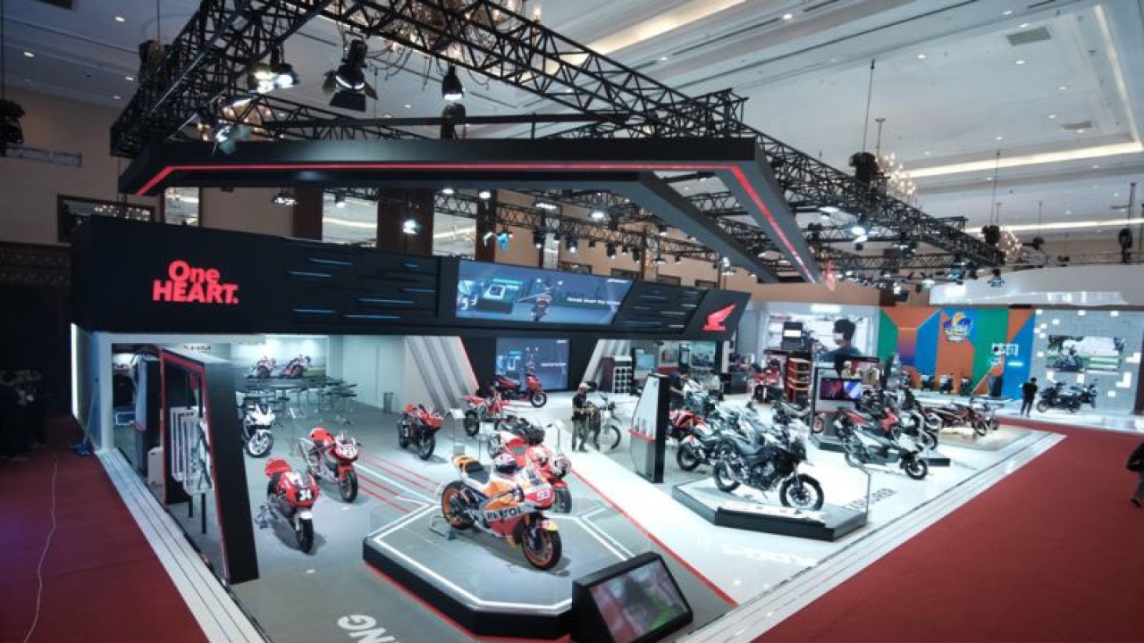Arsip foto - Pameran otomotif Indonesia Motorcycle Show (IMOS) 2022 yang diselenggarakan pada 2-6 November 2022. (ANTARA/HO)