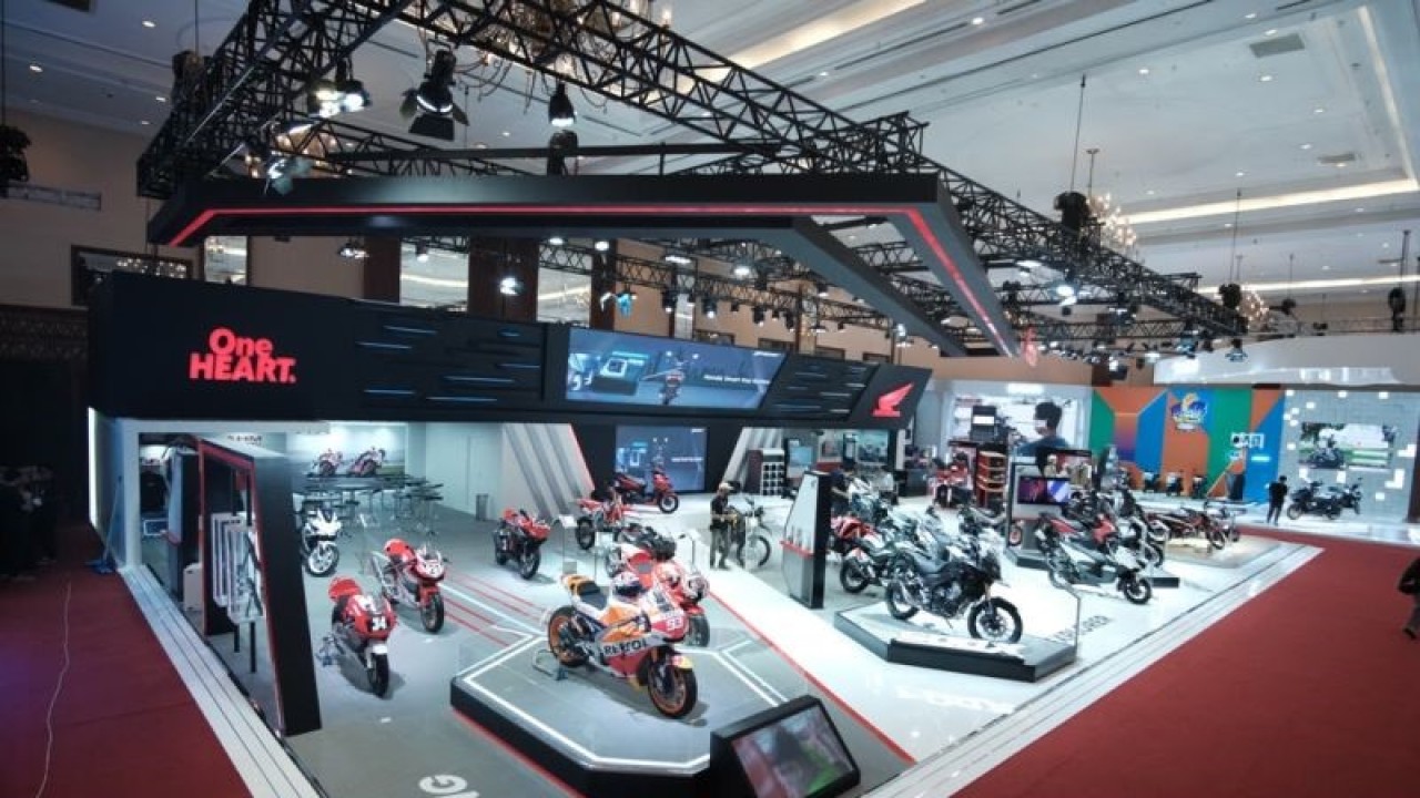 Ilustrasi - Pameran otomotif Indonesia Motorcycle Show (IMOS) 2022 yang diselenggarakan pada 2-6 November 2022. (ANTARA/HO)