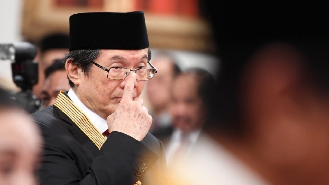 Presiden Komisaris PT Barito Pacific Tbk Prajogo Pangestu mengikuti upacara pemberian tanda kehormatan Bintang Jasa Utama oleh Presiden Joko Widodo di Istana Negara Jakarta, Kamis (15/8/2019). ANTARA FOTO/Wahyu Putro A/wsj.