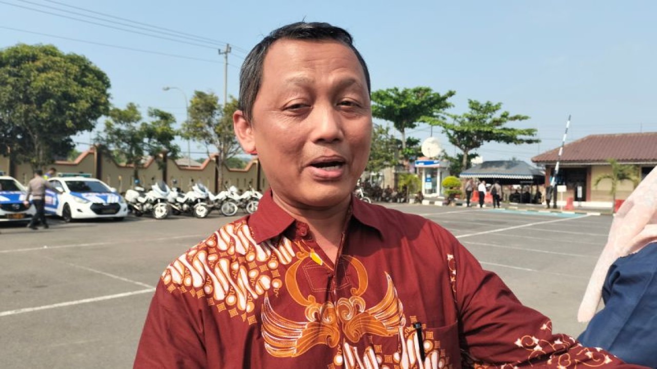 Anggota Bawaslu Kulon Progo Isnaini. (ANTARA/Sutarmi)