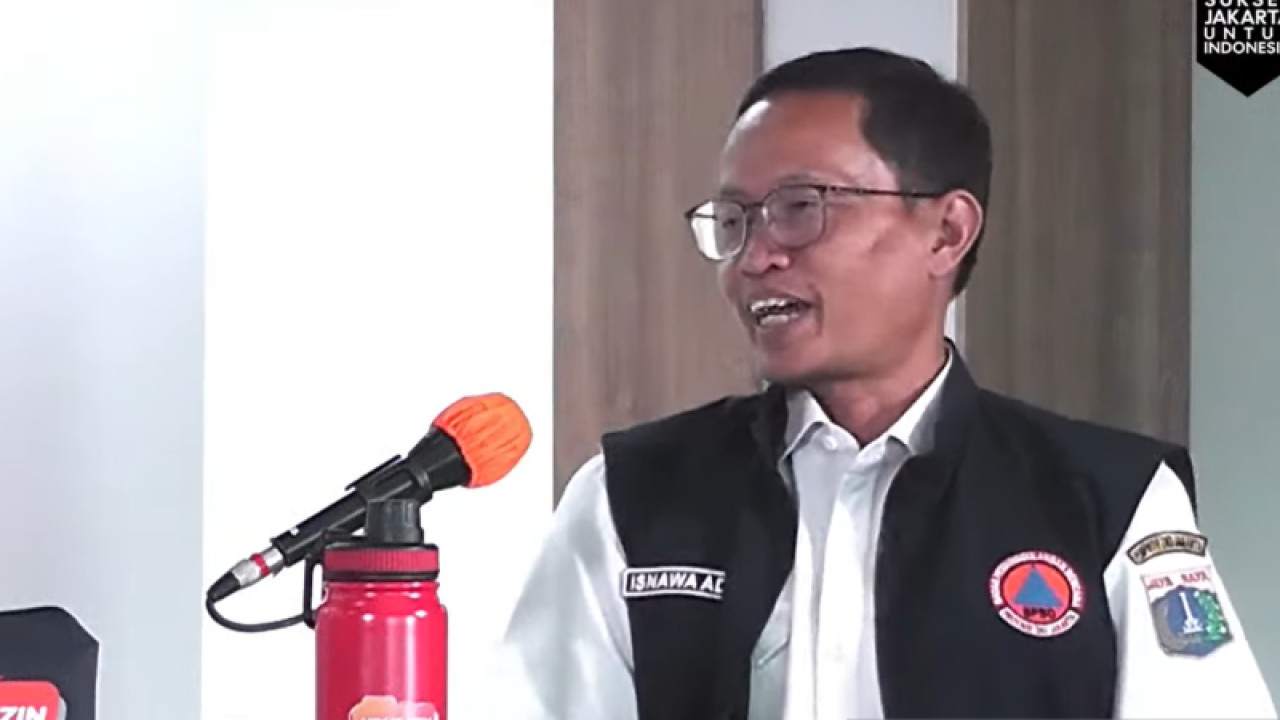 Kepala Pelaksana Badan Penanggulangan Bencana Daerah (BPBD) Provinsi DKI Jakarta Isnawa Adji dalam siniar Rabu Belajar Pemprov DKI Jakarta yang disiarkan secara daring, Rabu (4/10/2023). ANTARA/Nabil Ihsan.