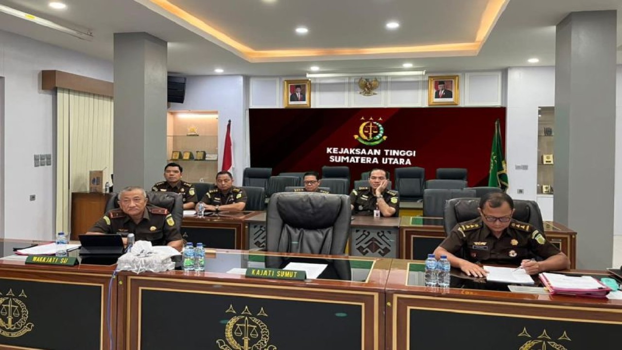 Pihak Kejati Sumut melakukan ekspose perkara yang diterima Jaksa Agung Muda Pidana Umum (Jampidum) Dr. Fadil Zumhana melalui  Plh Direktur Tindak Pidana Terhadap Orang dan Harta Benda (Direktur TP Oharda) Agnes Triani dan jajaran secara daring, Selasa (24/10/2023). (ANTARA/HO-Kejati Sumut)