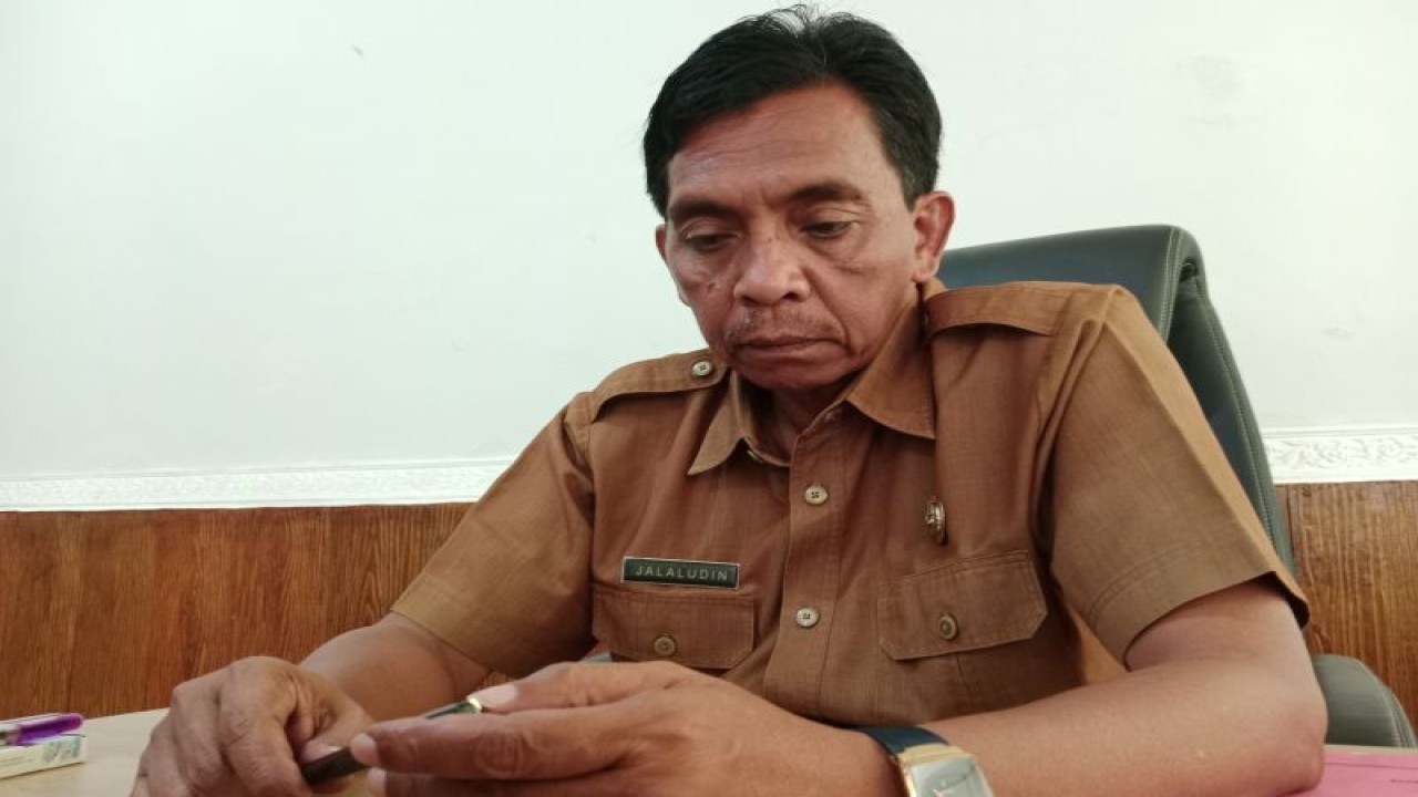 Kepala DPMP2T Kabupaten Lombok Tengah, Provinsi Nusa Tenggara Barat, Jalaluddin (ANTARA/Akhyar Rosidi)