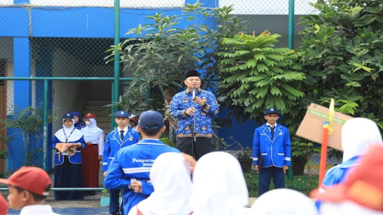 Kepala Dinas Pendidikan Kota Tangerang Jamaluddin saat memberikan sambutan kepada siswa. HO/Disdik