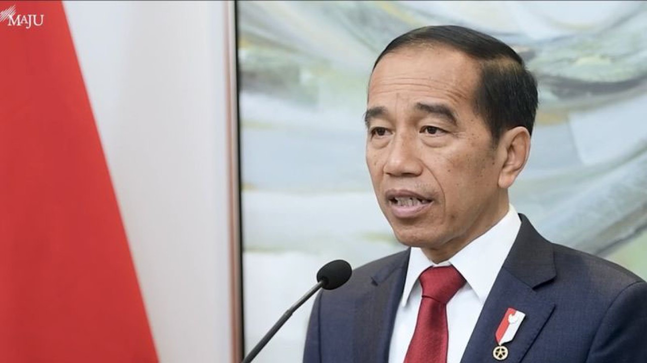 Tangkapan layar Presiden Joko Widodo menyampaikan pernyataan pers terkait eskalasi konflik di Gaza, melalui pesan video di YouTube Sekretariat Presiden pada Kamis (19/10/2023). (ANTARA/Yashinta Difa)
