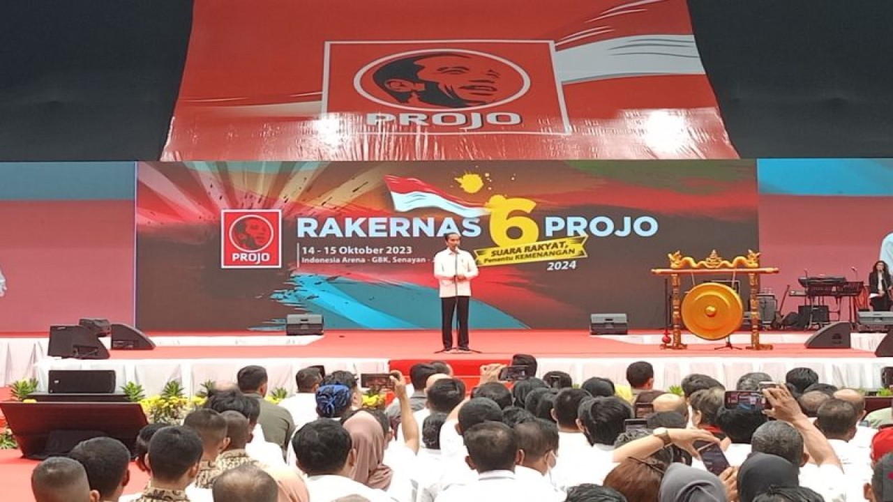 Presiden Joko Widodo memberikan pidato dalam Rapat Kerja Nasional (Rakernas) Ke-6 Projo di Jakarta, Sabtu (14/10/2023). ANTARA/Rangga Pandu Asmara Jingga