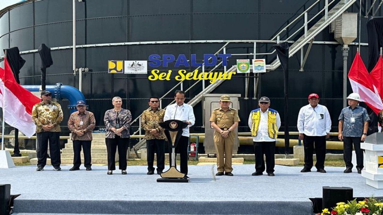 Dokumentasi - Presiden Joko Widodo meresmikan Sistem Pengelolaan Air Limbah Domestik Terpadu (SPALDT) di Kota Palembang Sumatera Selatan, Kamis (26/10/2026). ANTARA/HO-PT PP (Persero).