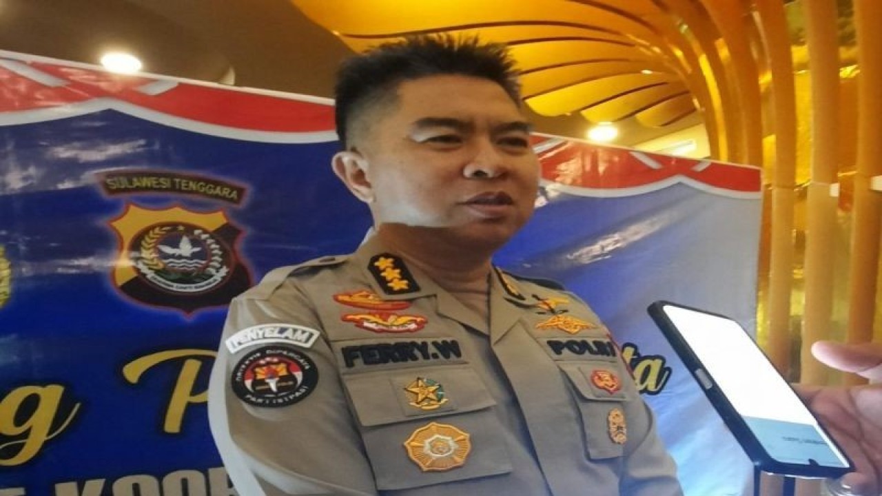 Kabid Humas Polda Sultra, Kombes Pol.Ferry Walintukan. (Foto Antara/Azis senong)
