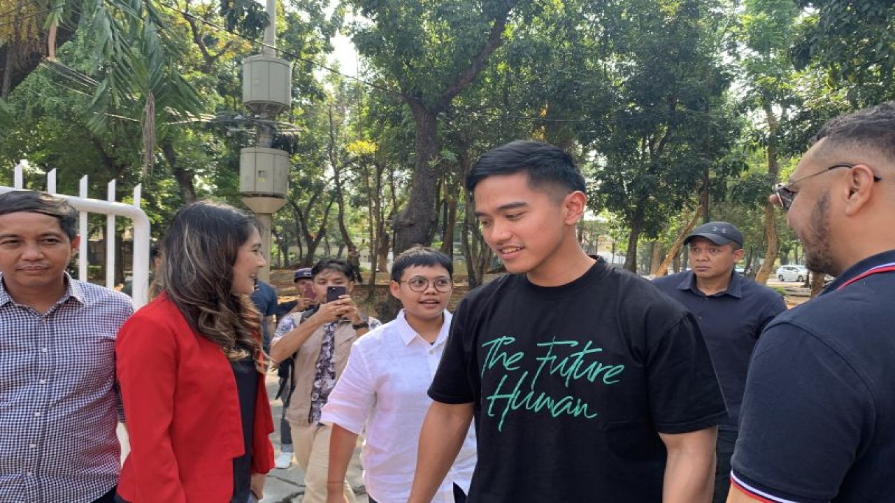 Ketua Umum PSI Kaesang Pangarep didampingi pengurus DPP PSI bertemu dengan pimpinan Relawan Seknas Jokowi di Jakarta, Selasa (10/10/2023). (ANTARA/ Mario Sofia Nasution)