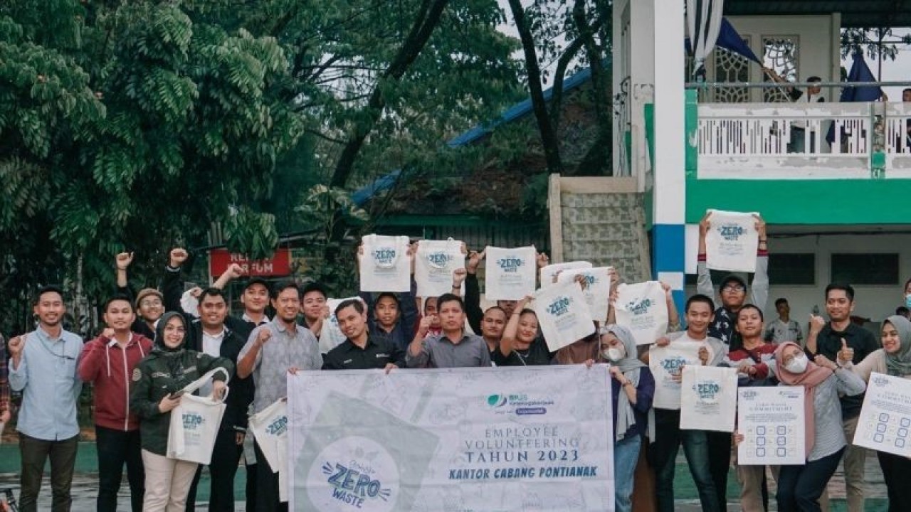 Kampanye pengurangan sampah plastik BPJAMSOSTEK Pontianak (ANTARA/ Dedi)