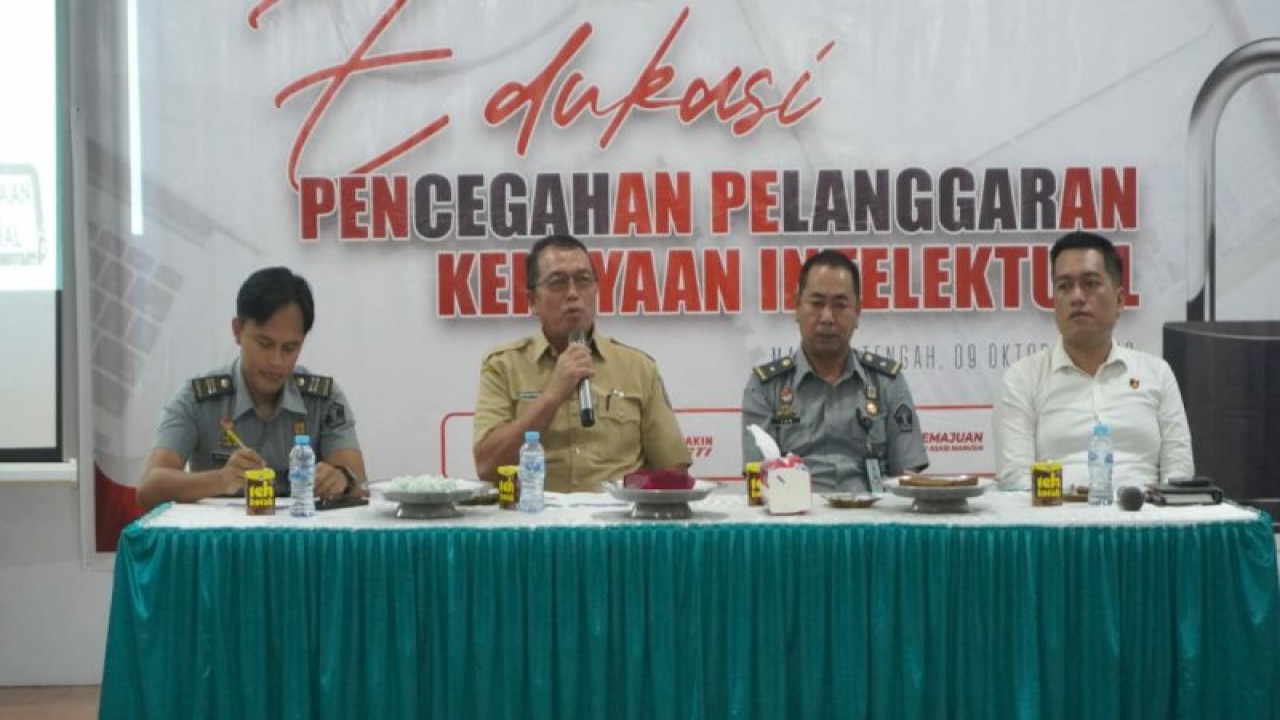 Edukasi tentang pencegahan pelanggaran hak kekayaan intelektual yang digelar Kanwil Kemenkumham Sulbar di Kabupaten Mamuju Tengah. (ANTARA/HO/Kemenkuham Sulbar)