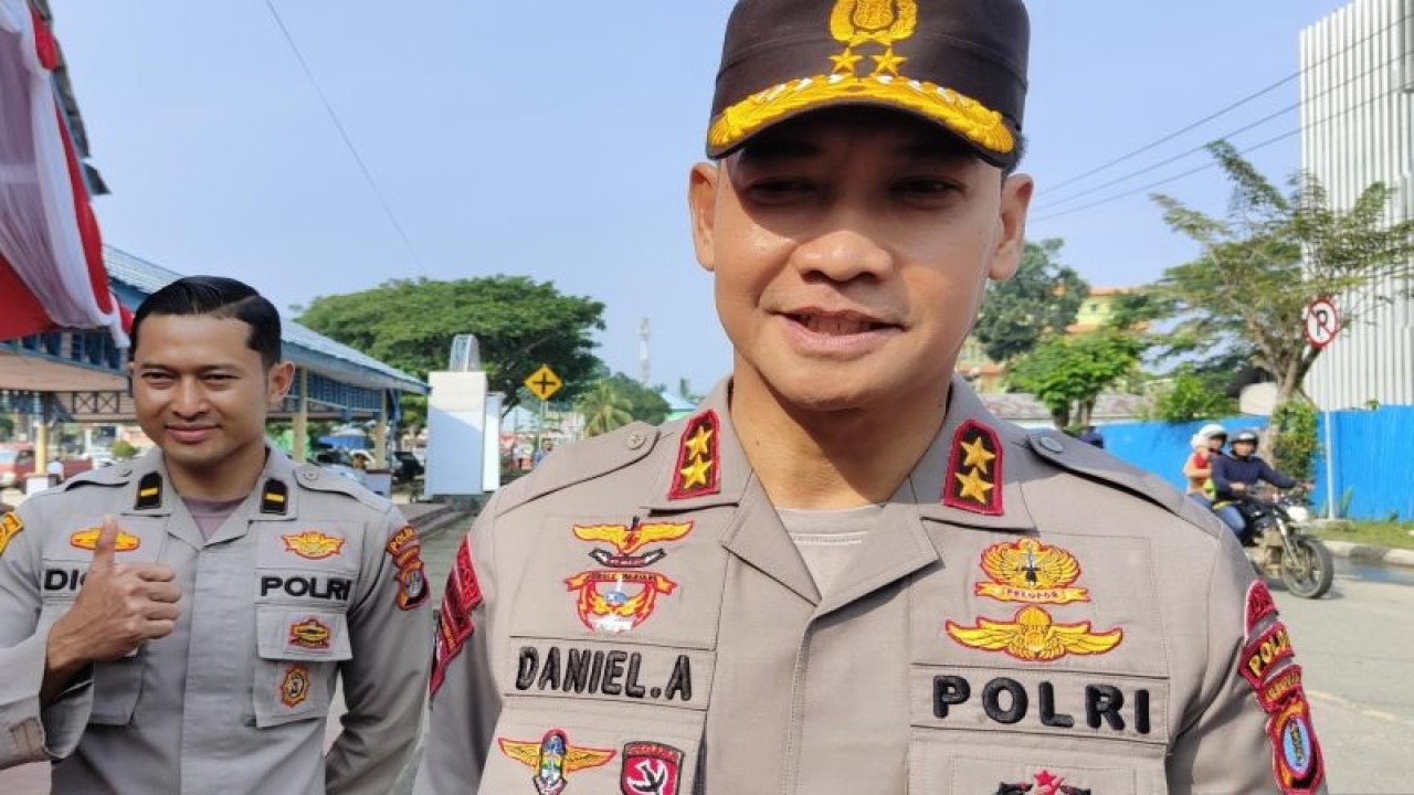 Kapolda Kalimantan Utara Irjen Pol. Daniel Adityajaya diwawancarai awak media usai mengikuti Upacara Hari Kesaktian Pancasila di Lapangan Agatis, Tanjung Selor, Bulungan, Senin (2/10/2023). (ANTARA/Muh. Arfan)