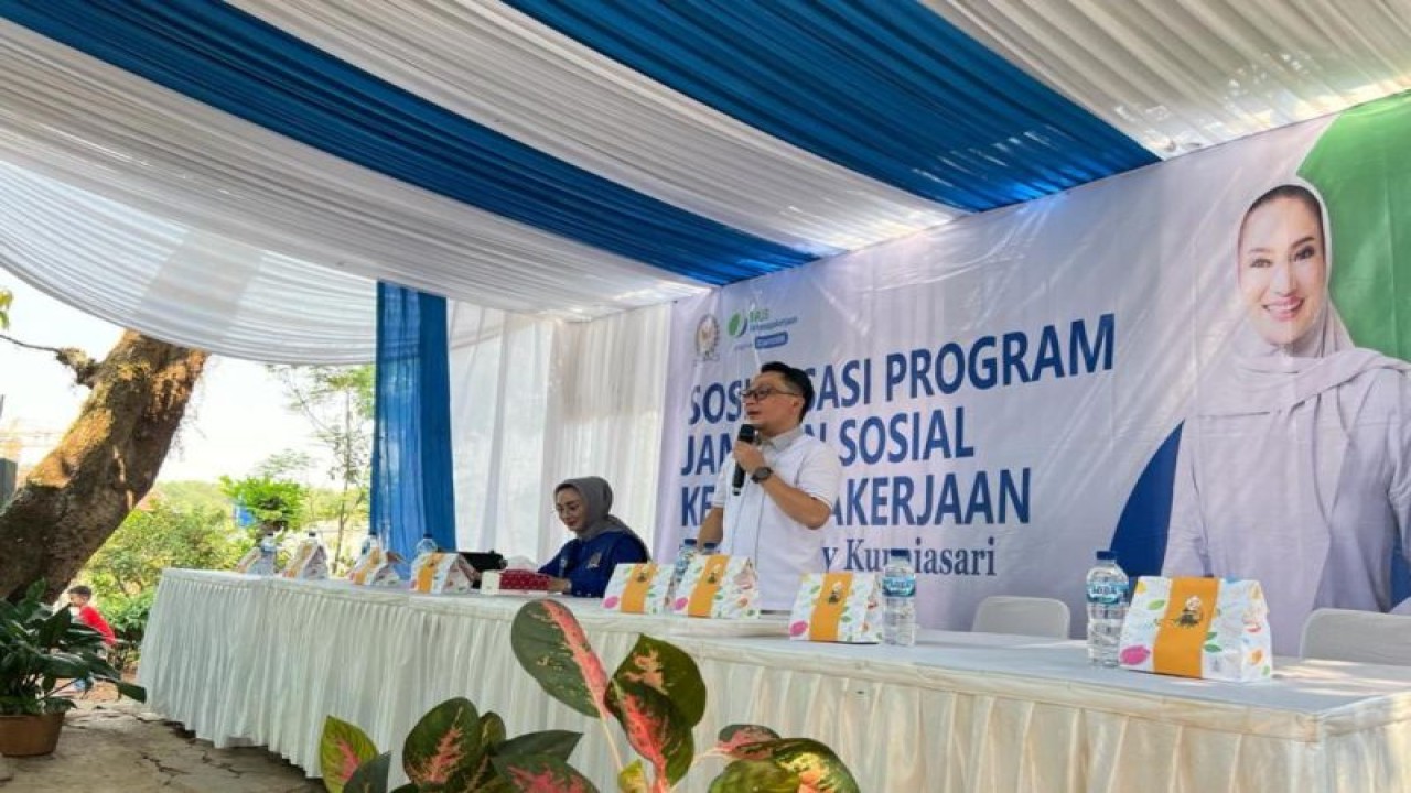 Kegiatan sosialisasi BPJamsostek Depok kepada warga Cinere. ANTARA/HO-Humas BPJamsostek Depok