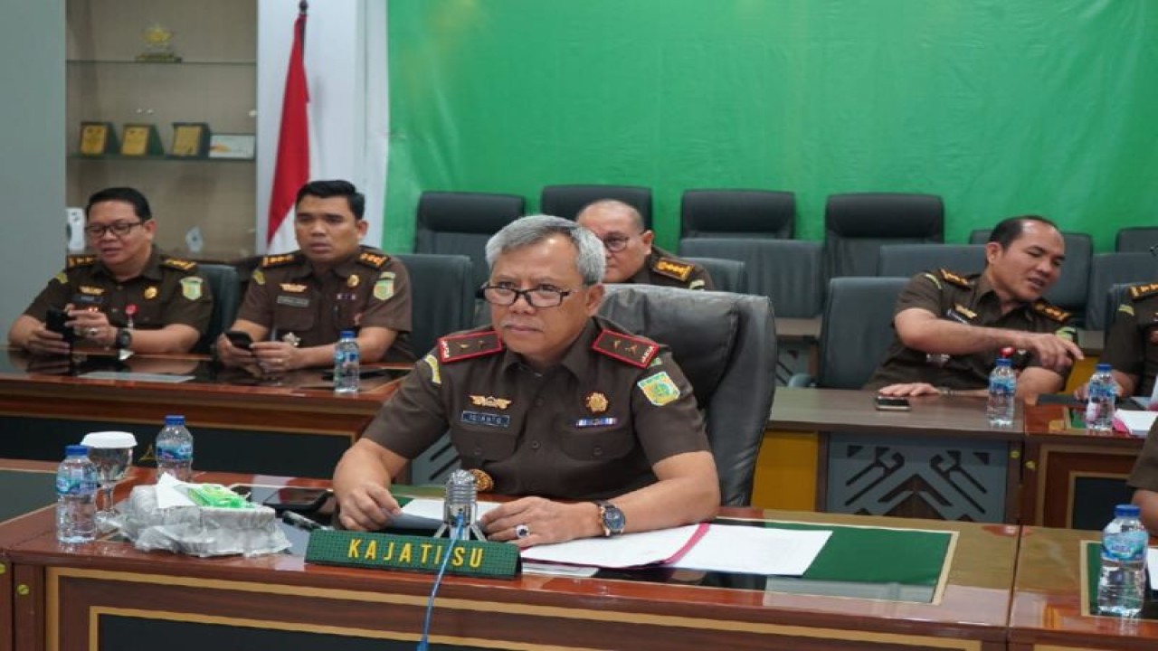 Pihak Kejati Sumut melakukan ekspose perkara diwakili Plh Direktur Tindak Pidana Terhadap Orang dan Harta Benda (Direktur TP Oharda) DR. Agnes Triani dan  jajaran secara di Kantor Kejati Sumut, Selasa (3/10/2023). (ANTARA/HO-Kejati Sumut)