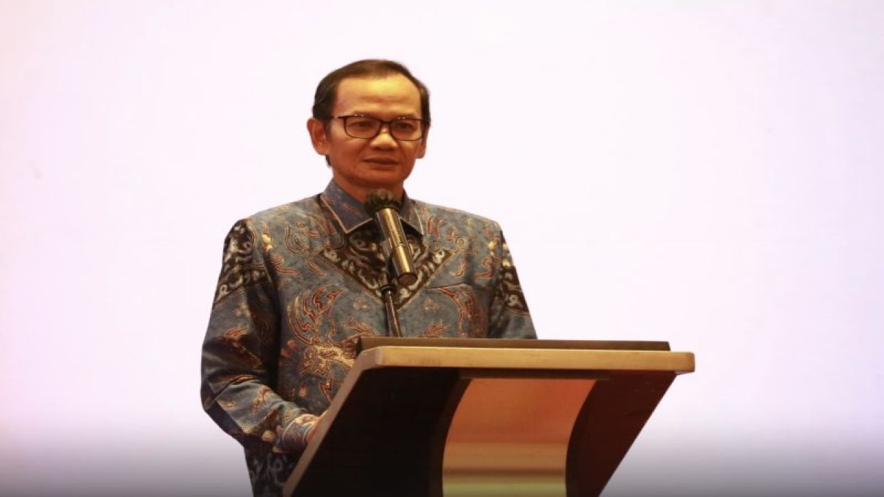 Plt. Direktur Jenderal Pendidikan Tinggi, Riset, dan Teknologi Kemendikbudristek Nizam dalam Rapat Koordinasi Perguruan Tinggi Negeri (PTN) di Jakarta, Senin (16/10/2023). (ANTARA/HO-Kemendikbudristek)